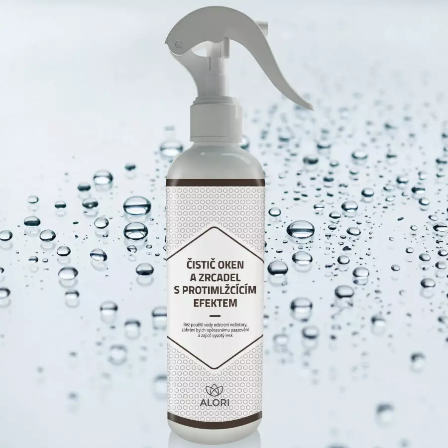Čistič oken a zrcadel protimlžící efekt
